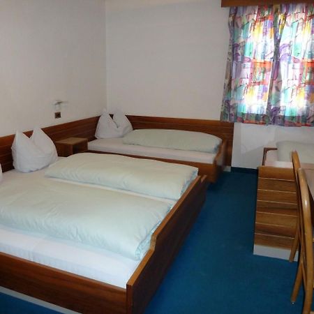 Hotel-Restaurant-Pizzeria Goldrainerhof المظهر الخارجي الصورة