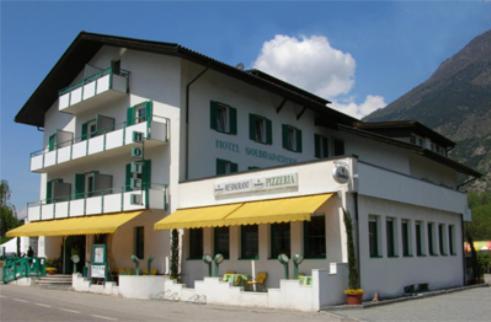 Hotel-Restaurant-Pizzeria Goldrainerhof المظهر الخارجي الصورة